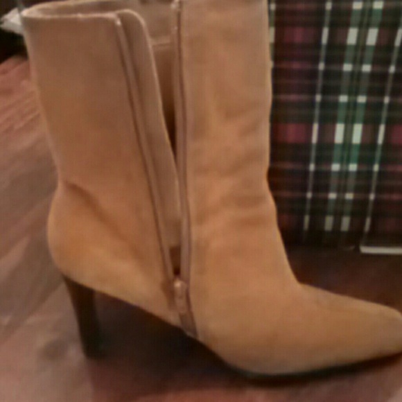 Suede fringe heel boots - Picture 3 of 5